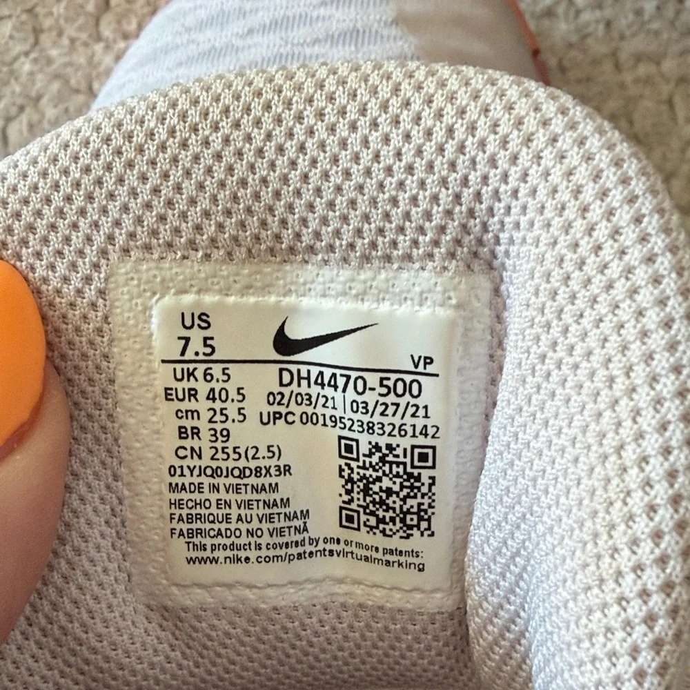 Nike Giannis Basketball Shoes with Orange and Gray 7.5
